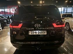 تۆیۆتا لاند کروزەر